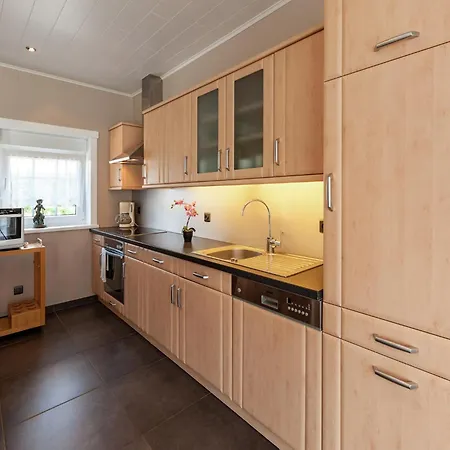 Cozy Cottage For 8 Guests, Cleaning Included *