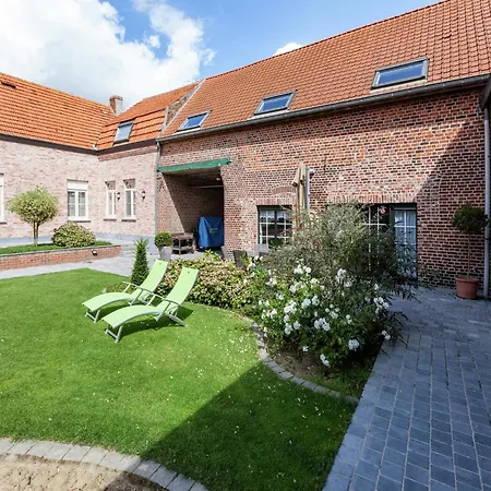 Cozy Cottage For 8 Guests, Cleaning Included Holiday home Le Bizet